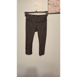 Calia by Carrie Underwood size S Crop Athletic Legging Grey